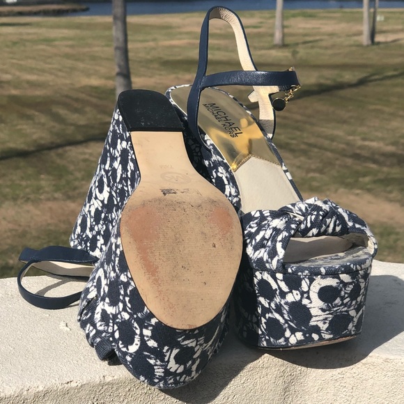 Michael kors navy and white platform wedge - Picture 2 of 4